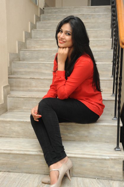 Zara-at-Bhai-Triple-Platinum-Disc